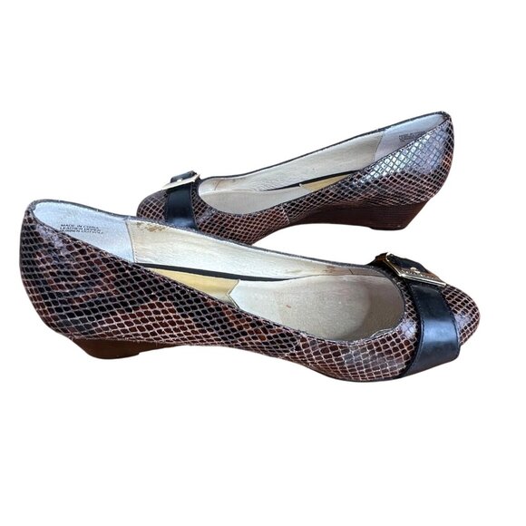 Michael Kors Brown Snakeskin Pattern Leather Flats With Black Buckle Accents 7M - Picture 1 of 10